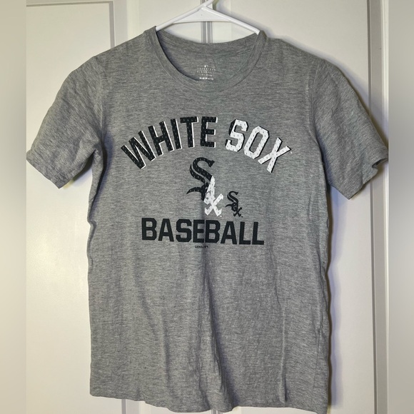 Genuine Merchandise Other - Genuine Merchandise Chicago White So. Gray Short Sleeve Baseball Tee